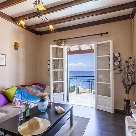 Annie By * Κασσιόπη